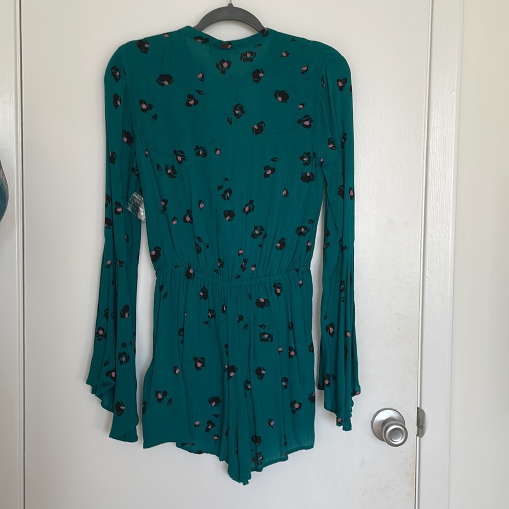 ☀️BILLABONG button down romper☀️ - Picture 3 of 3